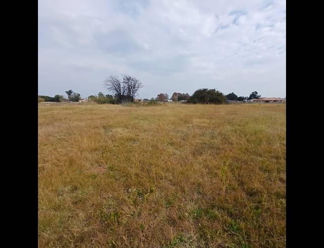 2,000M² VACANT LAND FOR SALE IN KOOKRUS